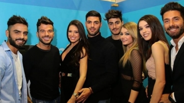 Trono classico: Uomini e donne