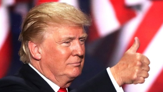 Donald Trump: "Oggi &egrave; un grande giorno, costruiremo il muro" (foto reporter.com)