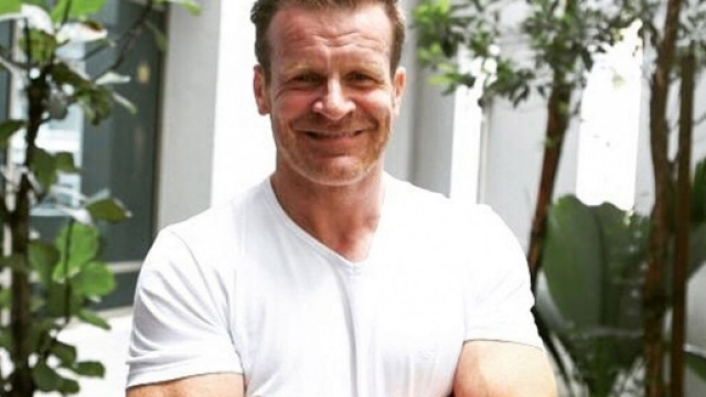 Milionario britannico regala appartamento di tre camere da letto