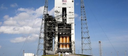 Nasa's Orion onboard cameras capture images as it makes landing in ... - dailymail.co.uk