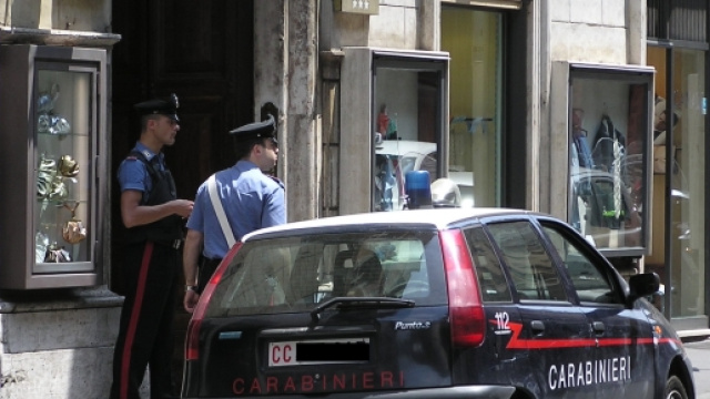 Carabinieri in servizio in centro citt&agrave;.
