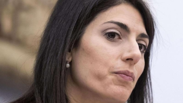 Gi&agrave; indagata per falso ed abuso d'ufficio, Virginia Raggi rischia di esserlo anche per 'scambio di utilit&agrave;' - avvenire.it