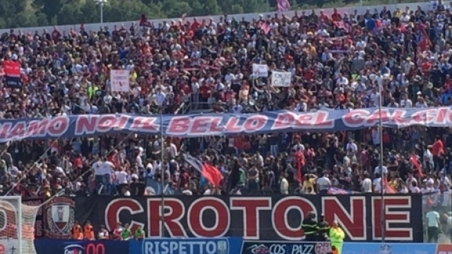 La Curva sud, cuore del tifo crotonese.