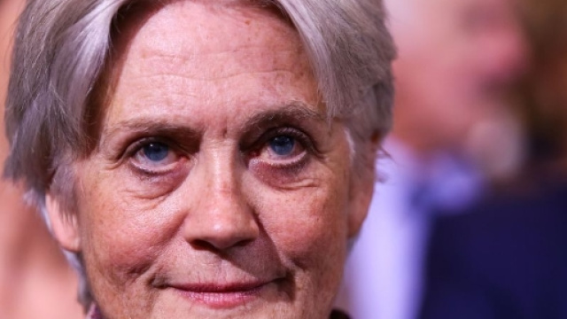 Marianne a publi&eacute; les deux notes de lecture de P. Fillon pour la Revue des Deux Mondes, elle a donc travaill&eacute; deux heures