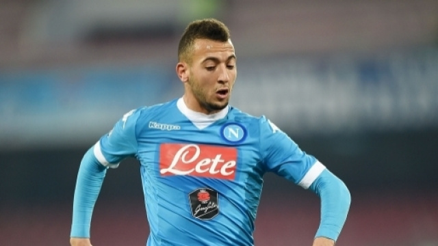 Omar El Kaddouri in azione con la maglia del Napoli, al centro del mercato