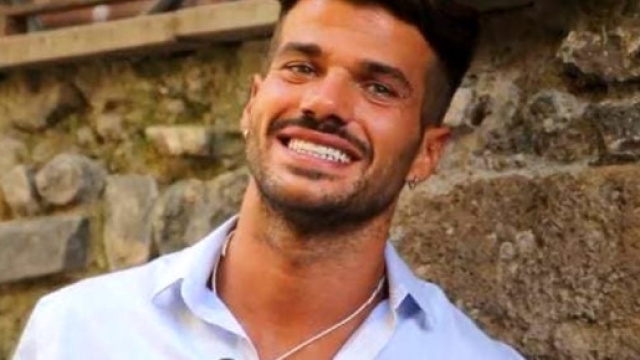 Uomini e donne, Claudio Sona sul trono gay - today.it