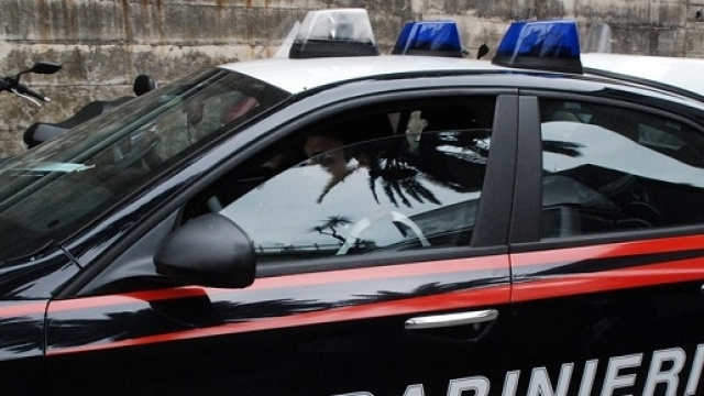 Carabinieri aggrediti da un anziano