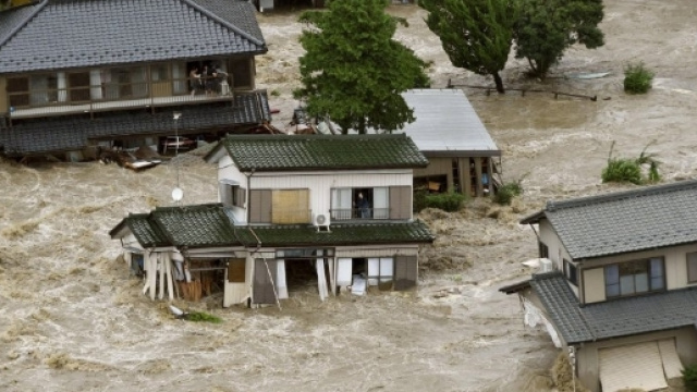 Giappone sommerso da inondazione