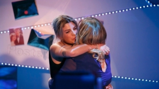 #EmmaMarrone performa totally-live a C'&egrave; Posta Per Te. #BlastingNews