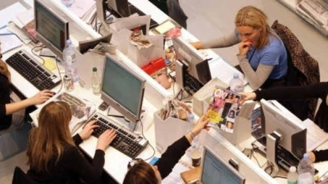 Per i dati della Ragioneria dello stato, elaborati dall'Ansa, le donne si assentano di pi&ugrave; per malattia nei ministeri, a scuola e nella sanit&agrave;