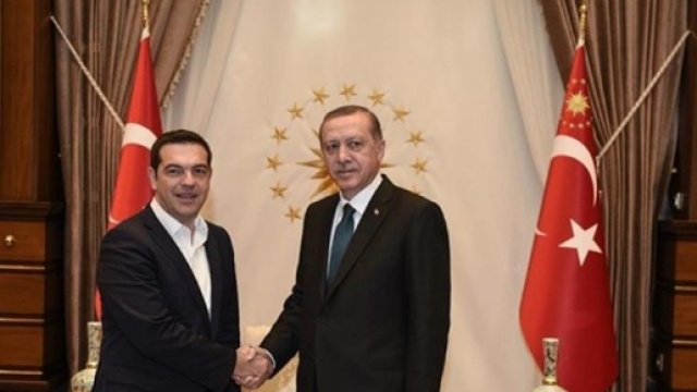 Tsipras e Erdogan durante un incontro per discutere sul teme dei rifugiati