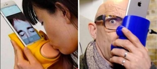 Atrav&eacute;s de sensores conectados ao dispositivo, os amantes conseguem se beijar &agrave; dist&acirc;ncia