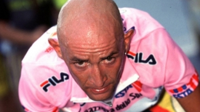 Giro d'Italia e Tour De France nello stesso anno: l'ultimo fu Marco Pantani