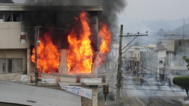 gravi danni alle quattro abitazioni