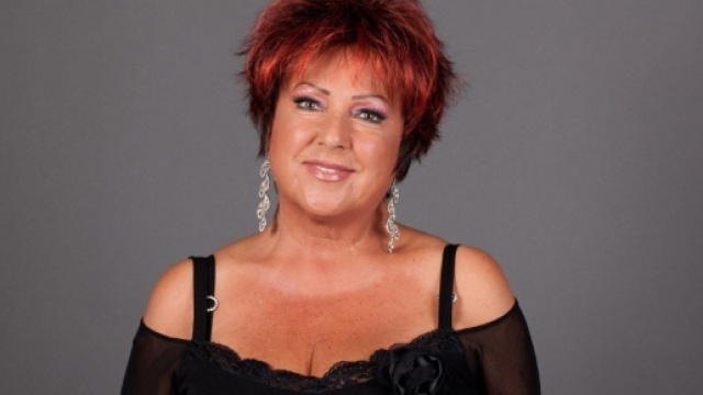 Orietta Berti: s&igrave; a matrimoni e adozioni gay - mychica.it