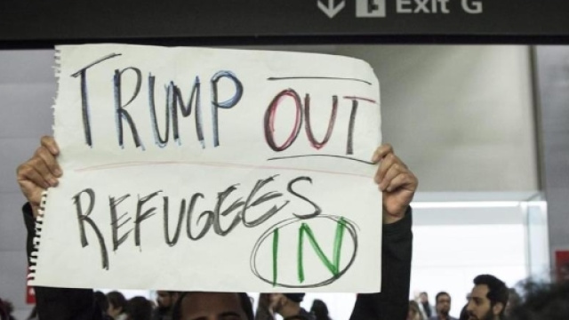 Stop all'immigrazione, rivolta contro Trump. Giudice federale ... - lastampa.it