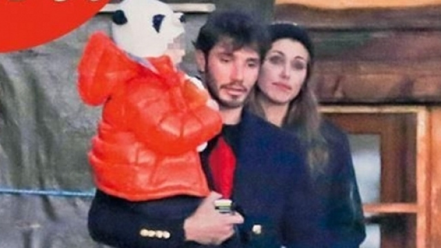 La copertina di 'Chi' che documenta l'incontro tra Stefano De Martino e Belen