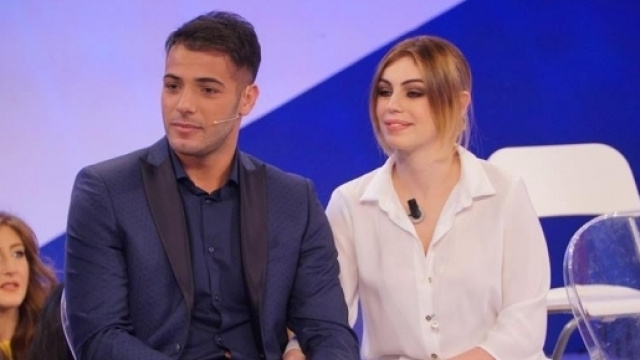 Aldo Palmieri e Alessia Cammarota seminano indizi sulla loro relazione su Instagram.