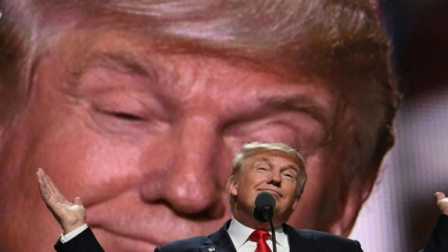 Il presidente Trump compiaciuto delle proprie decisioni protezioniste