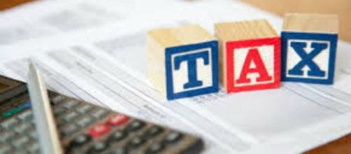 Income Tax slab 2017-18 (Image credits: India.com)