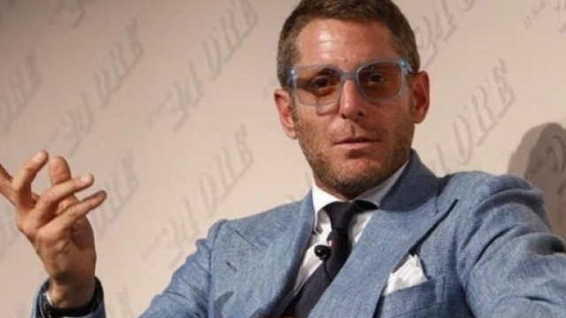 Lapo Elkann lascia i social - socialup.it