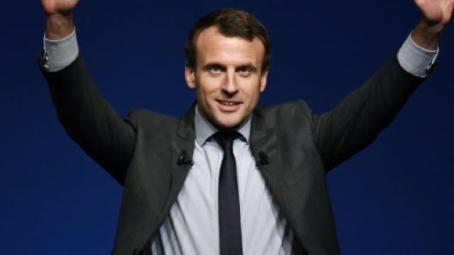 Primaire &agrave; gauche : pourquoi Emmanuel Macron peut remercier Beno&icirc;t Hamon