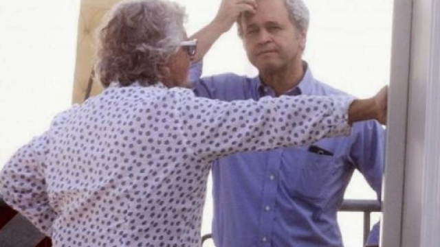 Beppe Grillo, leader del Movimento 5 Stelle ed Enrico Mentana, direttore del Tgla7