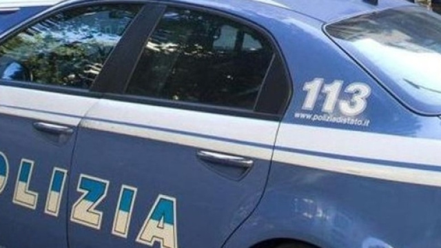 Catanzaro: lite e sparatoria in strada, due feriti