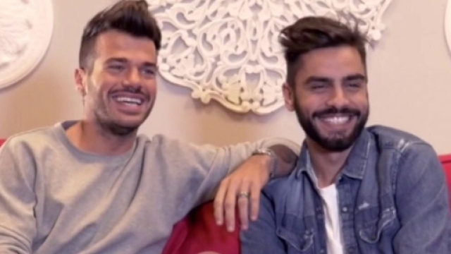 I due protagonisti del trono gay subito dopo la scelta.