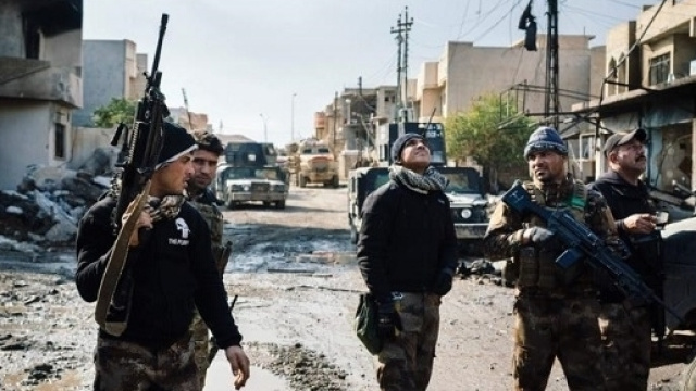 Le truppe anti-terrorismo dell'esercito iracheno impegnate nella controffensiva contro l'Isis.