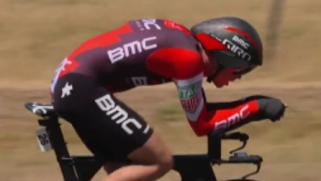 Rohan Dennis durante la vittoriosa crono