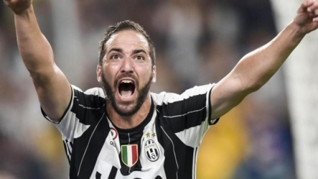 Super Higuain ne fa due, con lui a segno anche Dybala