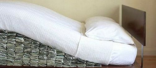 Mattress containing almost 20 million dolars /from plus55.com