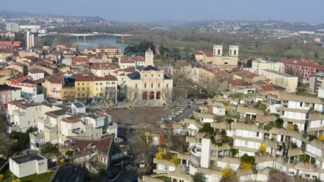 Givors, une ville pauvre o&ugrave; les aides sont quelquefois capitales ... - leprogres.fr