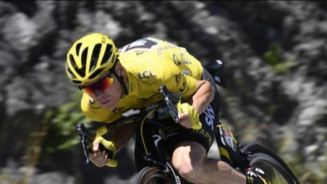 Chris Froome difende Brailsford ma dribbla le domande sui casi scottanti del Team Sky