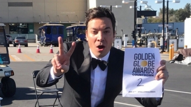 Jimmy Fallon, presentatore dei Golden Globe Awards 2017 (Credits: @FallonTonight)