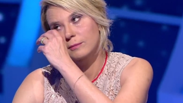 Maria De Filippi emozionata a C'&egrave; posta per te