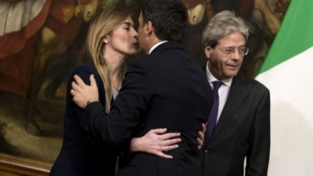 Il premier Paolo Gentiloni pronto a scaricare Maria Elena Boschi e il Giglio Magico