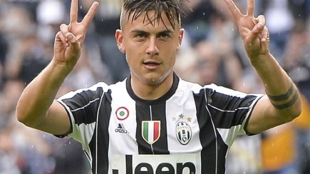Esultanza di Paulo Dybala dopo un gol con la Juve.