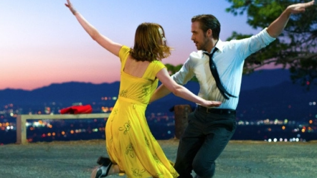 La La Land, il musical romantico e moderno domina i Golden Globe 2017 - diregiovani.it