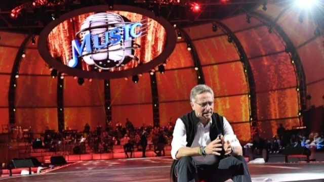 Paolo Bonolis conduce Music, due serate evento su Canale 5