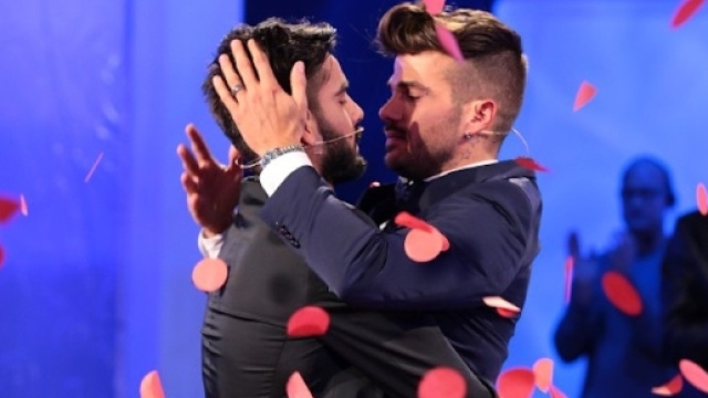 Uomini e Donne replica oggi 9 gennaio