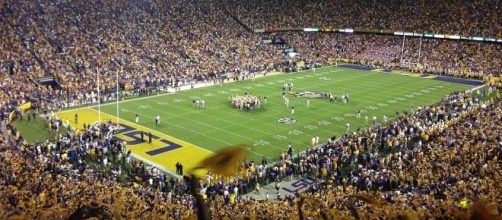 LSU football game [Image via Getawaypaul27|Wikimedia Commons| Cropped | CC BY-SA 3.0 ]