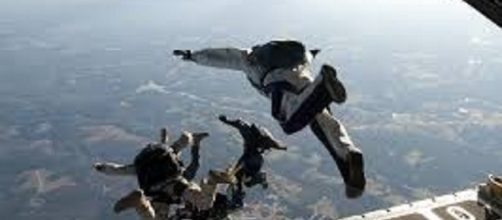 North Korea&rsquo;s paragliders prepare for an invasion. Image Credit: Skeeze/ Pixabay.