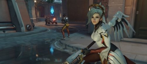 'Overwatch' hero Mercy. (Image Credit: GamingTaylor/YouTube)