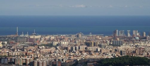 Vista parcial de Barcelona por Daniel Steger/Wikimedia Commons