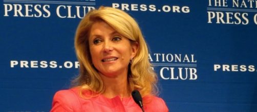 Wendy Davis [Image courtesy of runneralan2004 flickr]