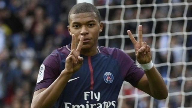 Ballon d'Or : Mbapp&eacute; plus jeune nomm&eacute; de l'histoire
