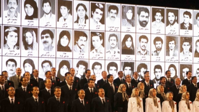 Les militants de l'OMPI rendent hommage &agrave; la m&eacute;moire de 30 000 prisonniers politiques ex&eacute;cut&eacute;s en Iran