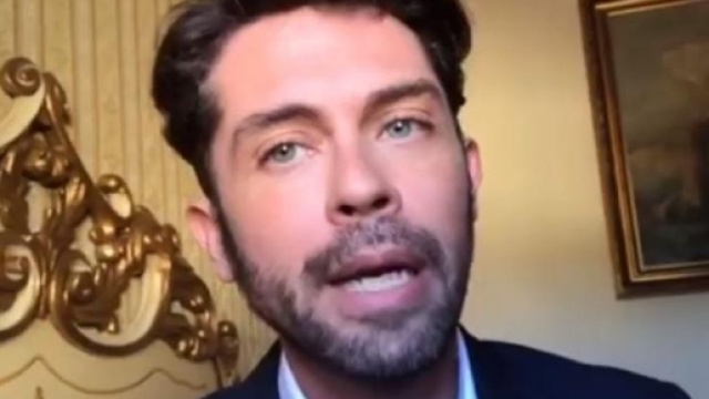 Raffaello Tonon viene preso in giro al GF Vip